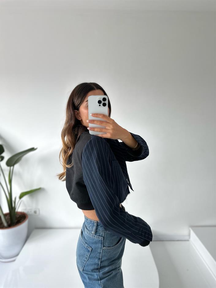 Lacivert Tasarım Çizgili Crop Ceket 