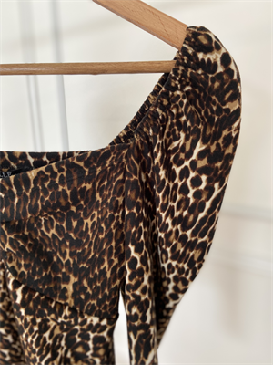 Leopar Desenli Yumuşak Dokulu Crop