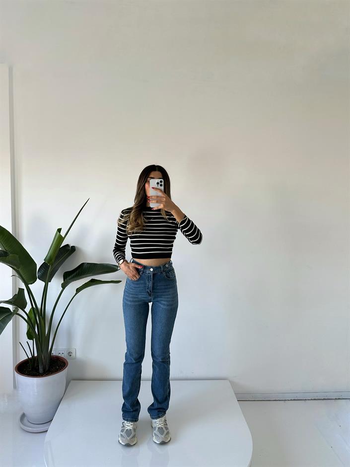 Mavi Boru Paça Kemer Detaylı Jean 