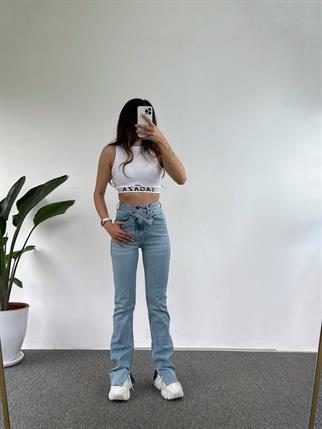 Mavi Kemer Detaylı Yırtmaçlı Jean 