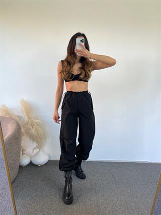 Num Siyah Paraşüt Pantolon