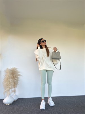 Omuz Dekolteli Yarasa Kol Oversize Ekru Sweat