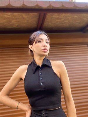 Siyah Arkası Taş Detaylı Crop