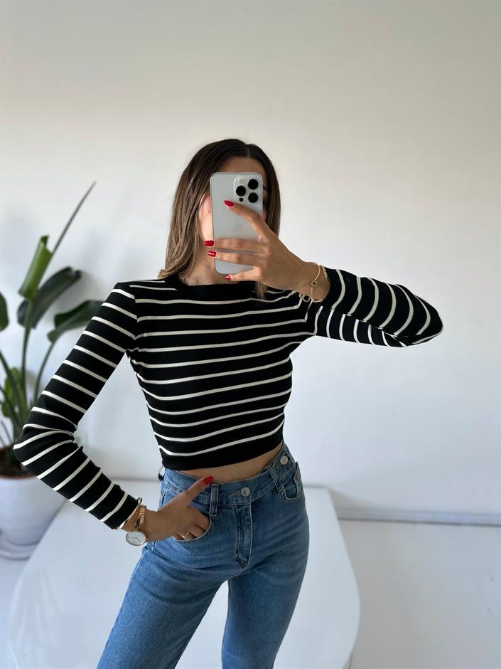 Siyah Çizgili Crop Triko 