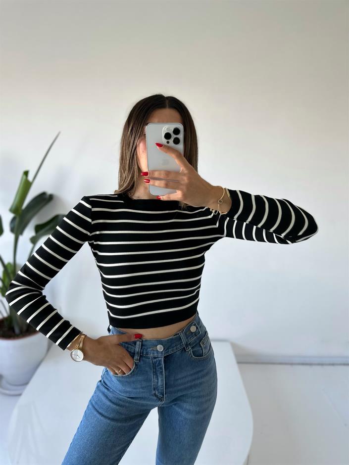 Siyah Çizgili Crop Triko 