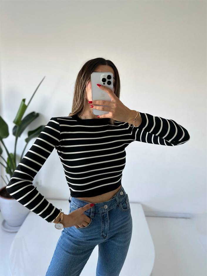 Siyah Çizgili Crop Triko 