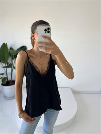 Siyah Dantelli İp Askılı Atlet 