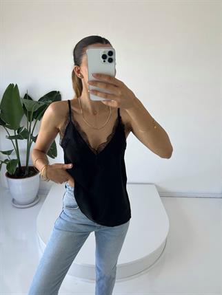 Siyah Dantelli İp Askılı Atlet 