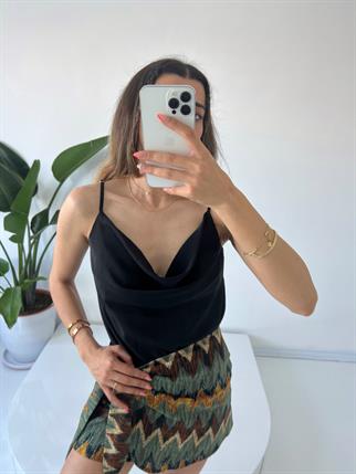 Siyah Degaje Yaka Bluz 