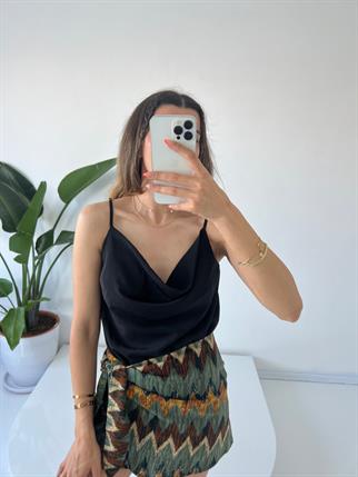 Siyah Degaje Yaka Bluz 