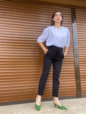 Siyah Havuç Kesim Pileli Pantolon