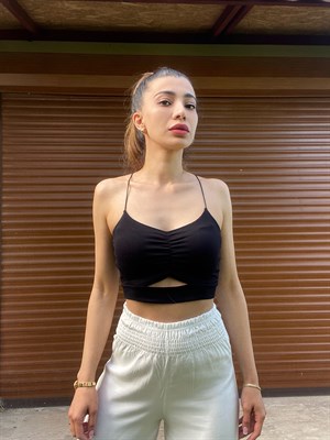 Siyah İp Askılı Dekolteli Crop