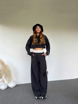 Siyah Kemer Detaylı Pantolon