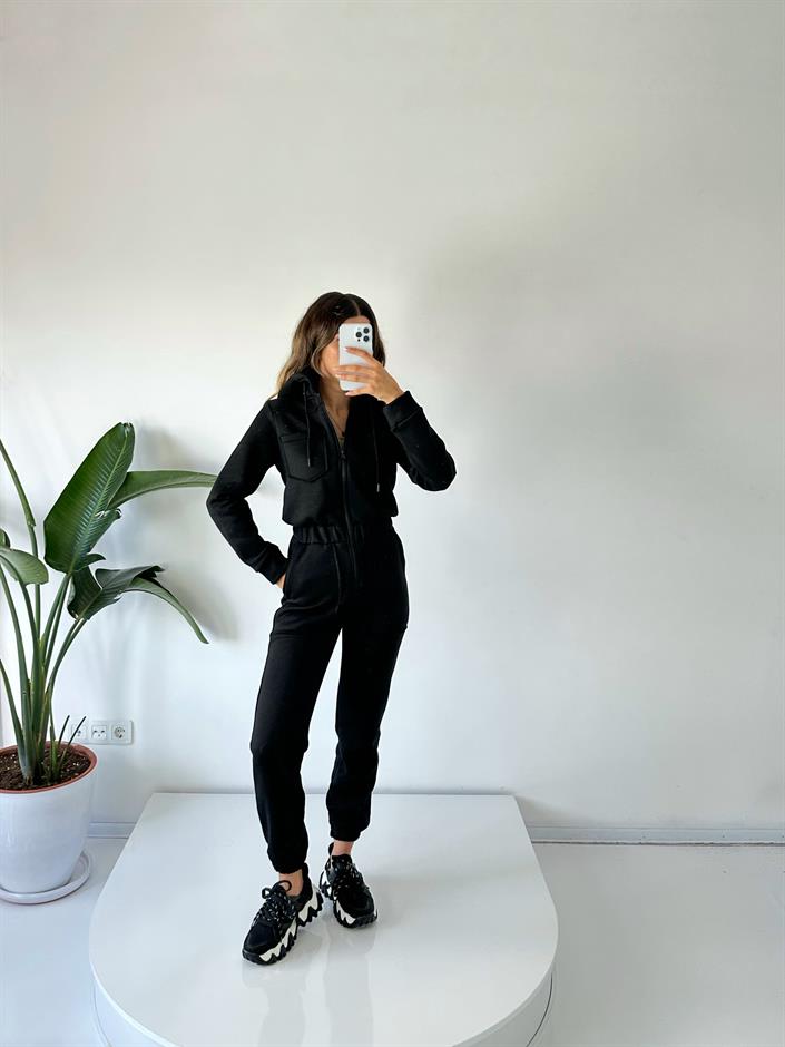 Siyah Şardonlu Üç İplik Kapüşonlu Tulum 