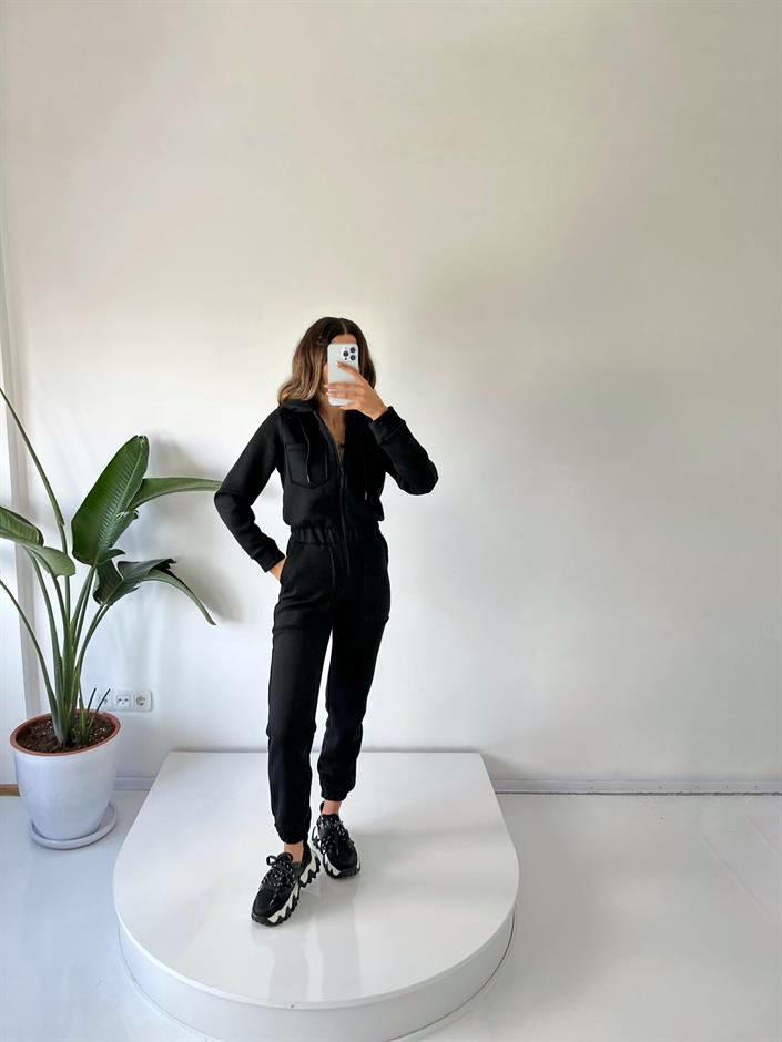 Siyah Şardonlu Üç İplik Kapüşonlu Tulum 