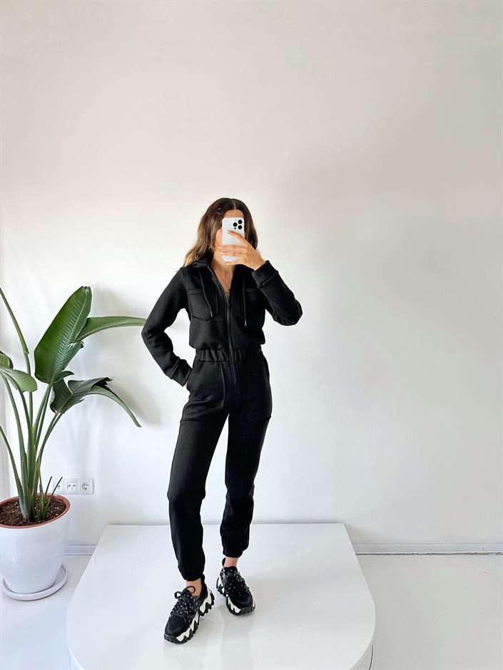 Siyah Şardonlu Üç İplik Kapüşonlu Tulum 