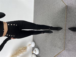 Süper Yüksek Bel Siyah Düğme Detaylı Jean 