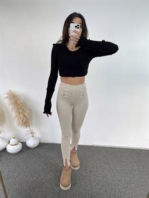 Süper Yüksek Bel Taş Düğme Detaylı Jean