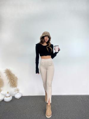 Süper Yüksek Bel Taş Düğme Detaylı Jean