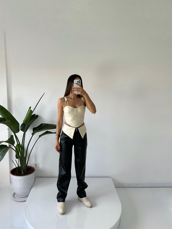 Ters Kemerli Siyah Deri Pantolon