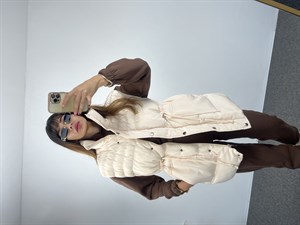 Valeria Bej Yelek