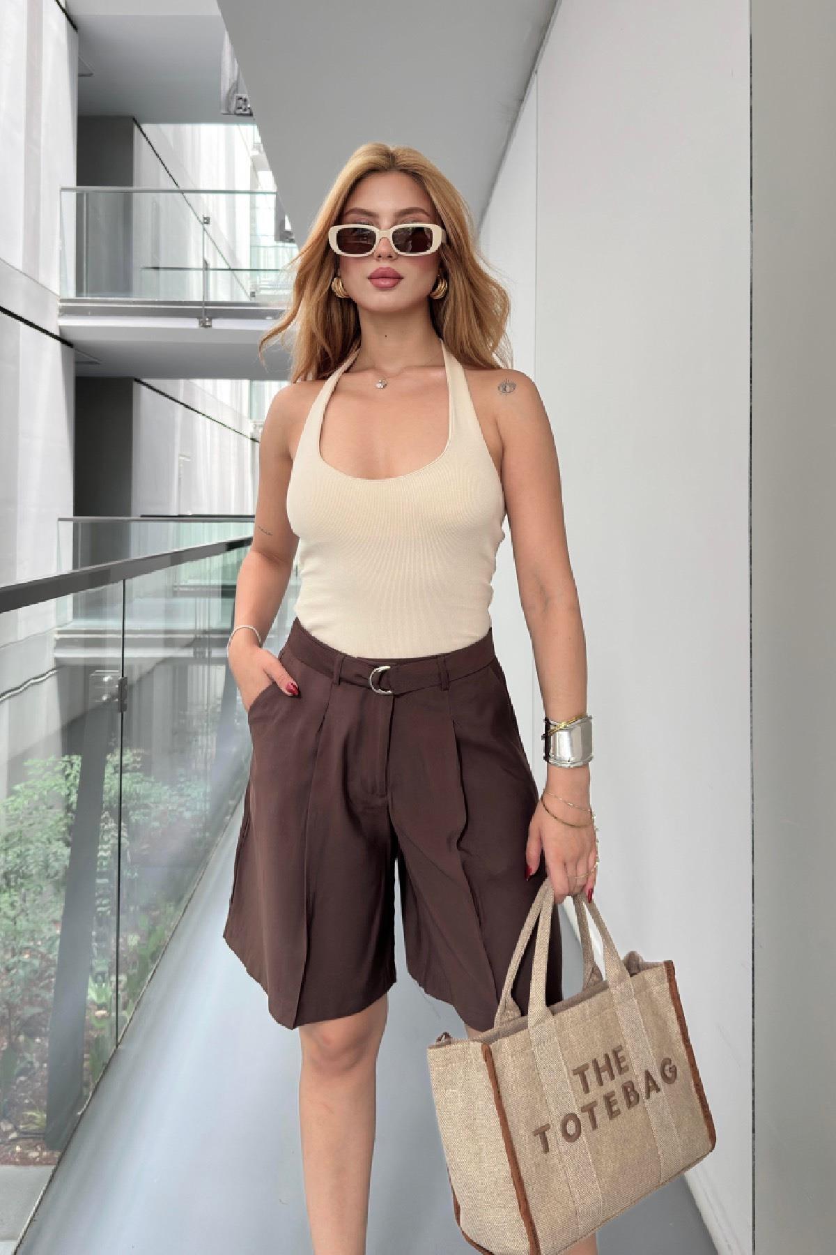 Pileli Kemerli Şort Kahverengi