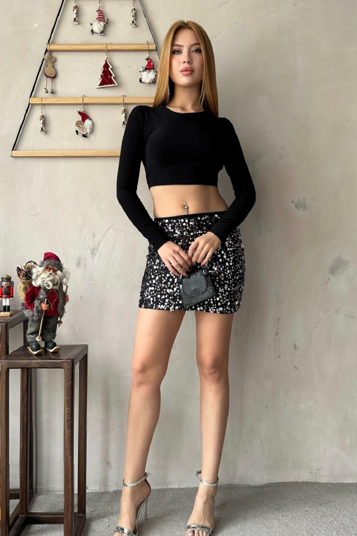 Taş Zincir Detay Crop Siyah