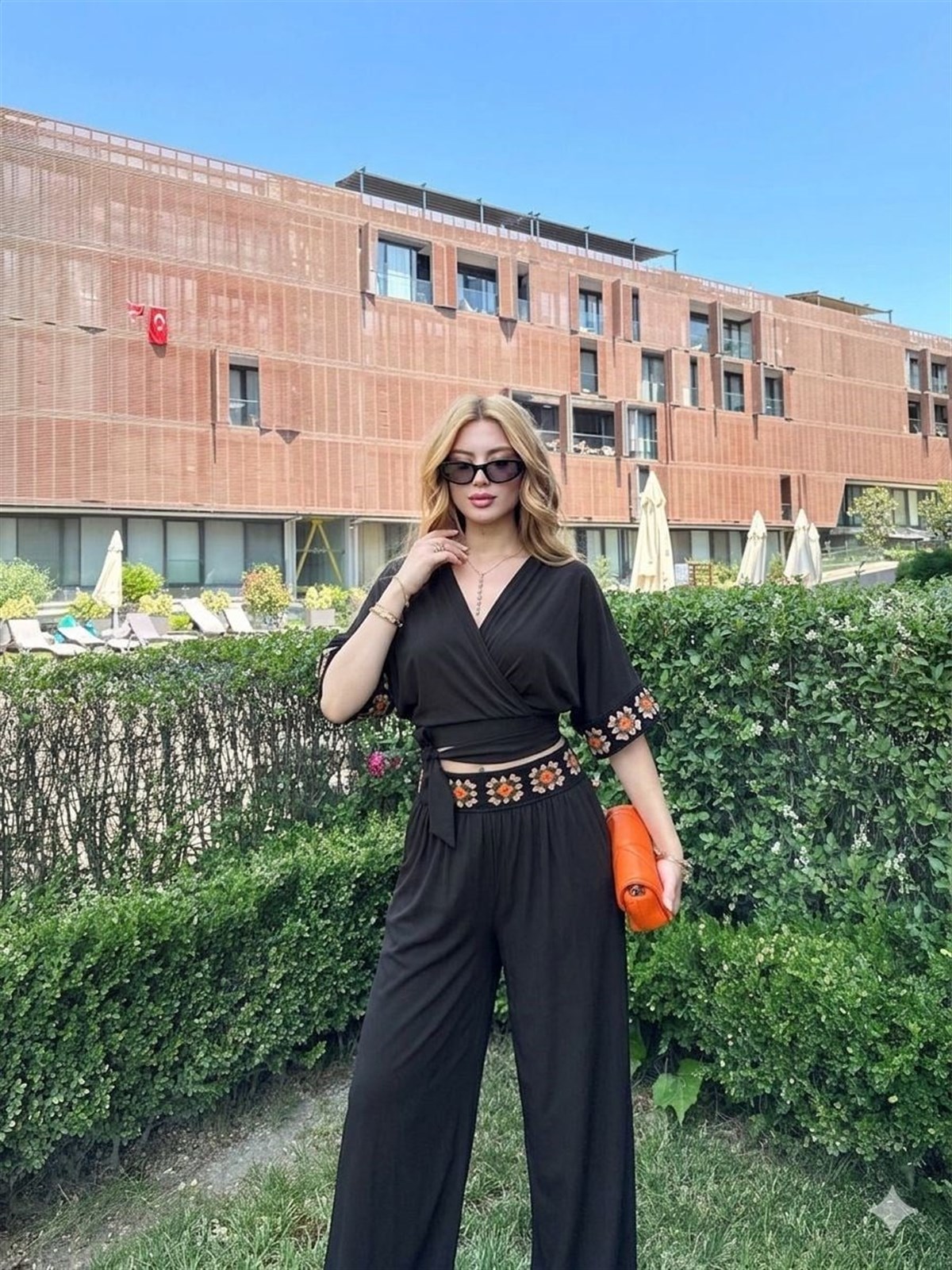 Süzene Nakış Detaylı Modal Takım Siyah