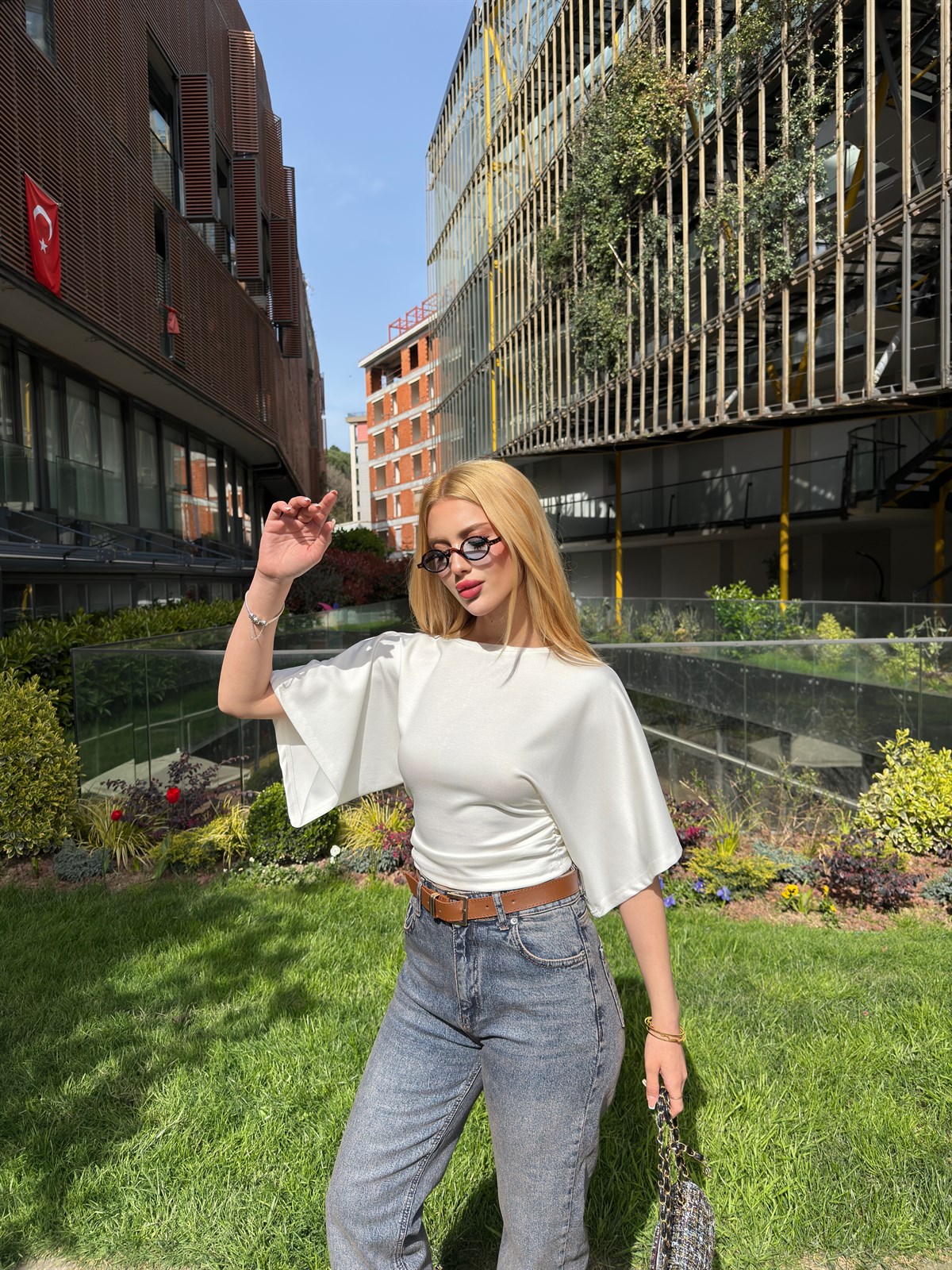 Yan Büzgü Yarasa Kol T-shirt Ekru