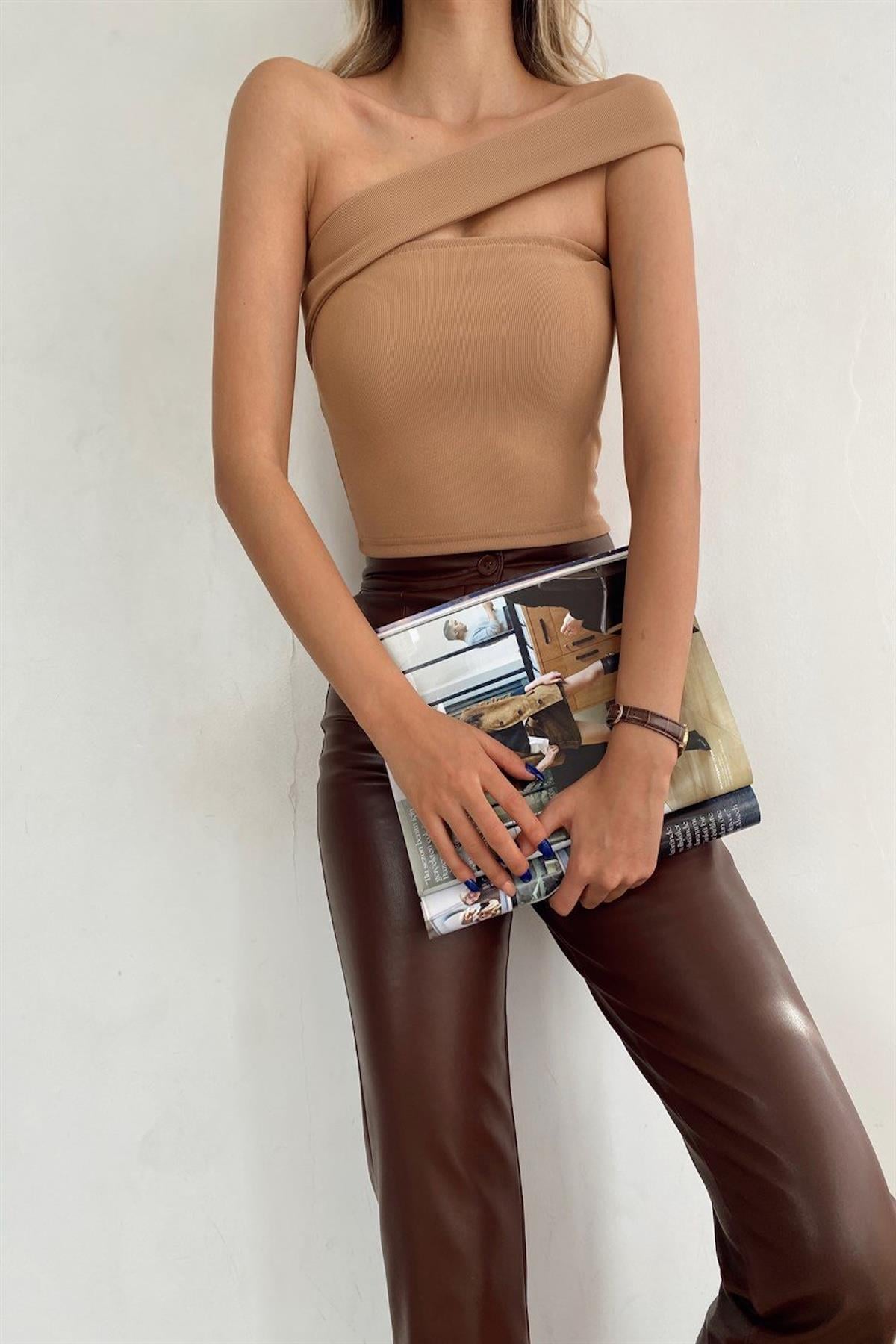 Asimetrik Askılı Büstiyer Camel