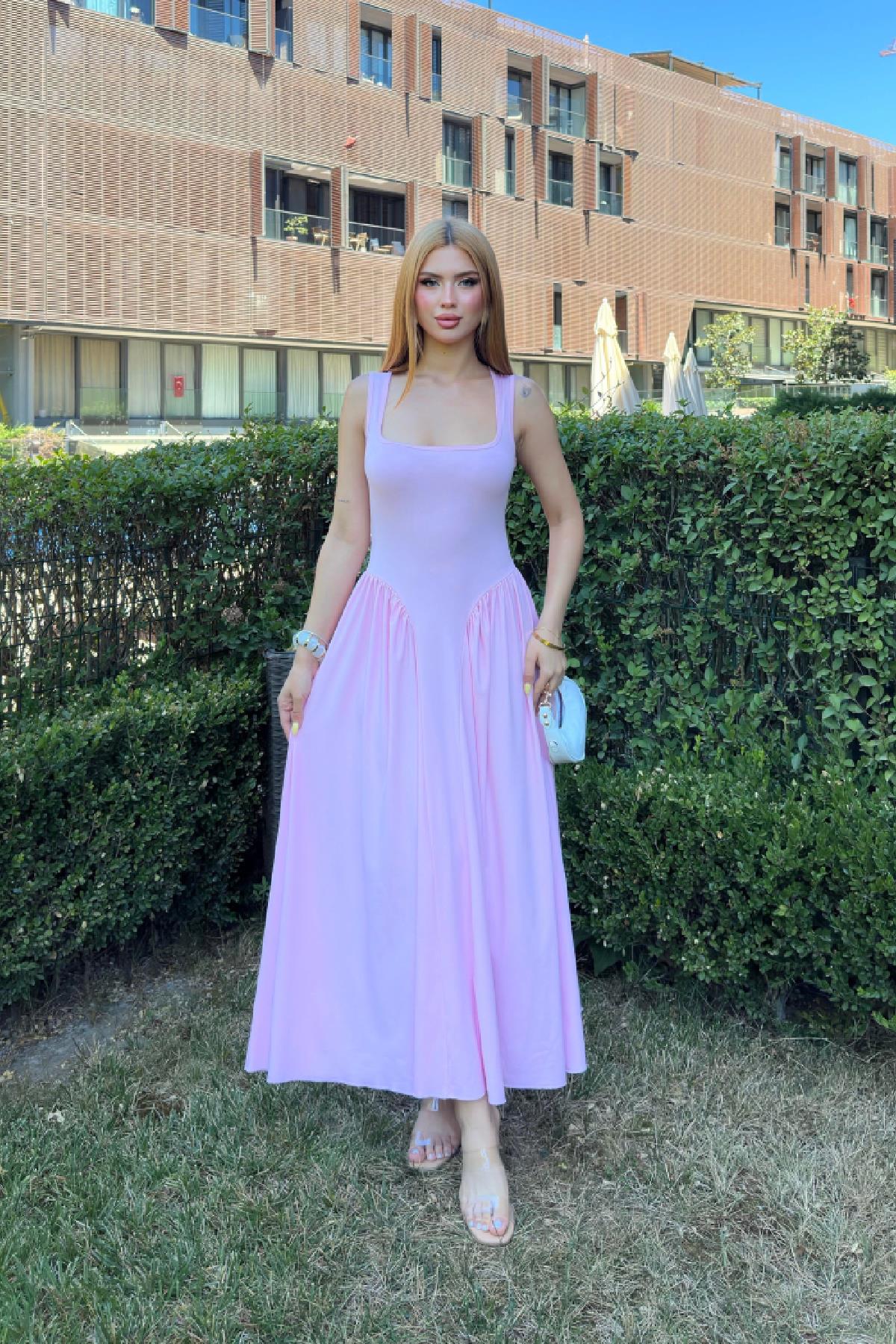 Elise Elbise Pembe