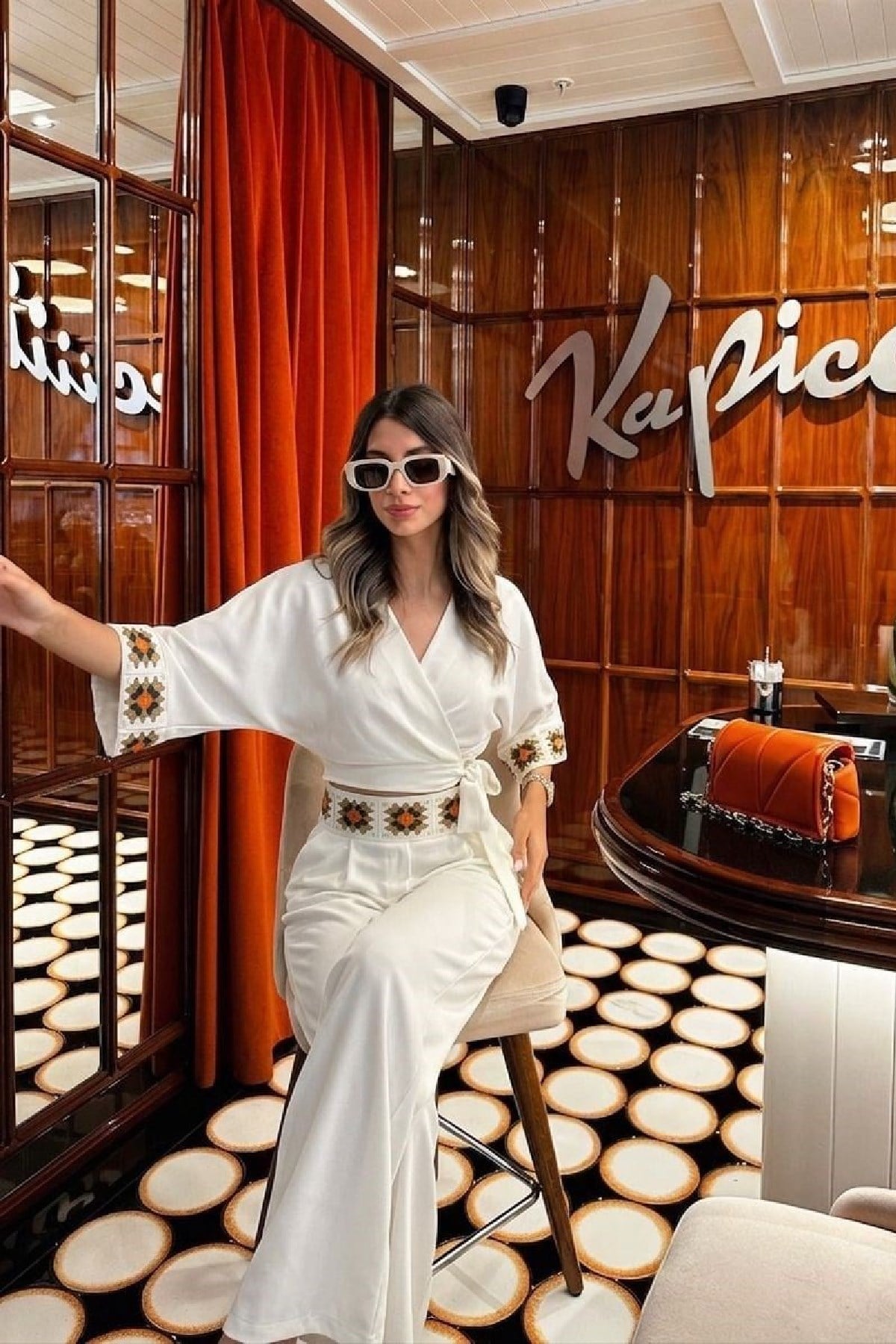 Süzene Nakış Detaylı Modal Takım Ekru
