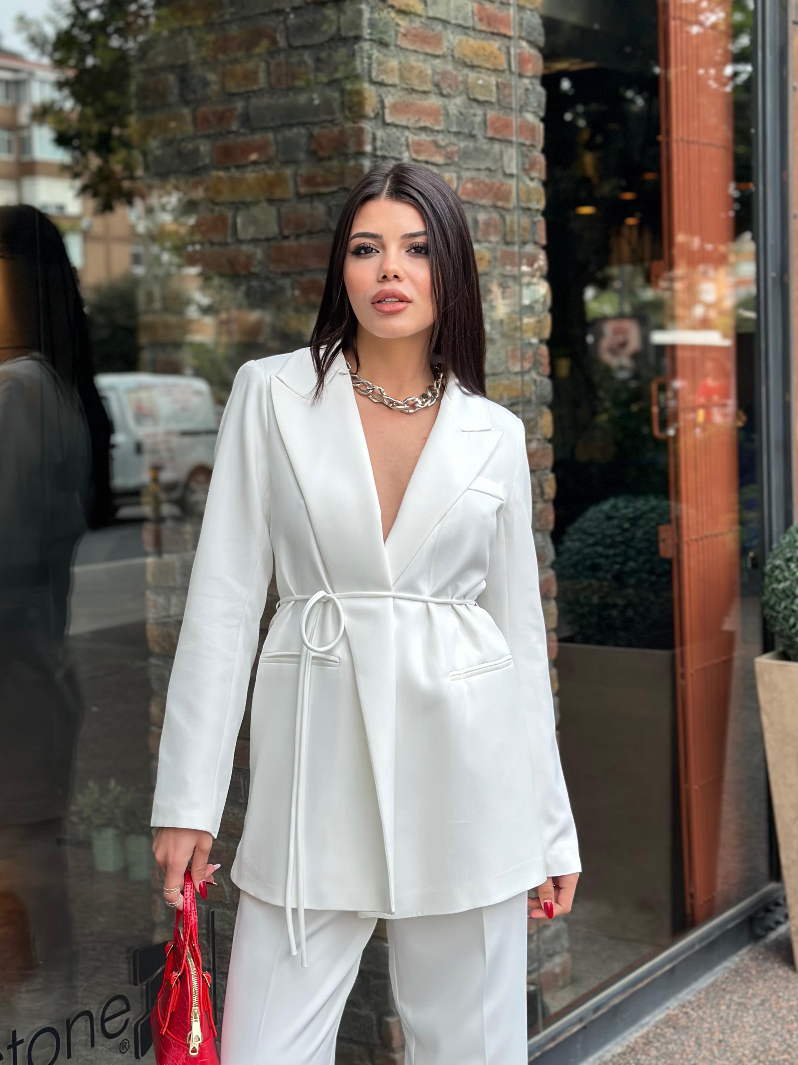 Bağlama Detay Blazer Ceket Beyaz