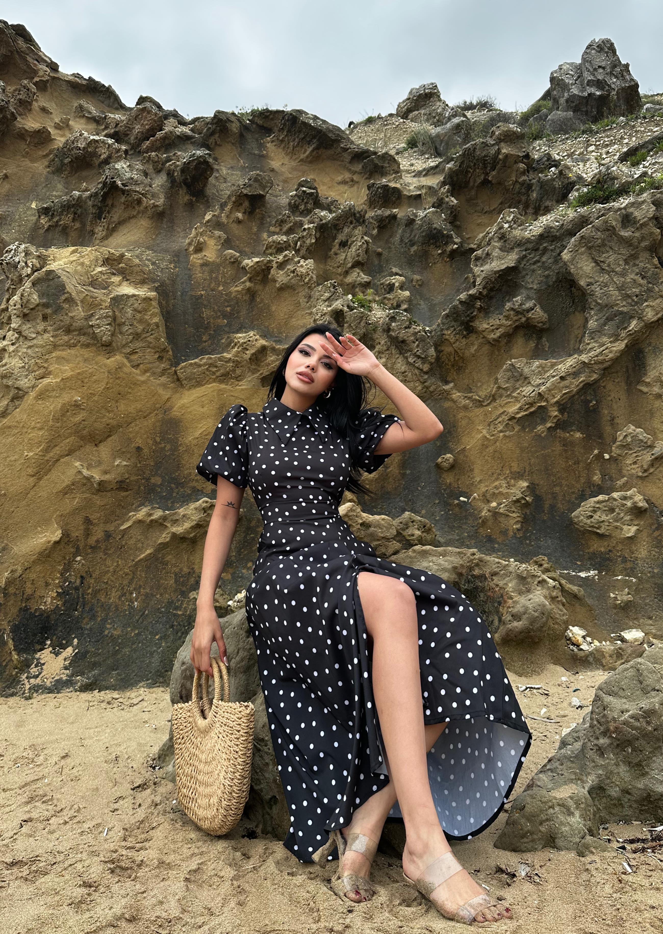 Kalın Yakalı Puantiyeli Elbise Siyah