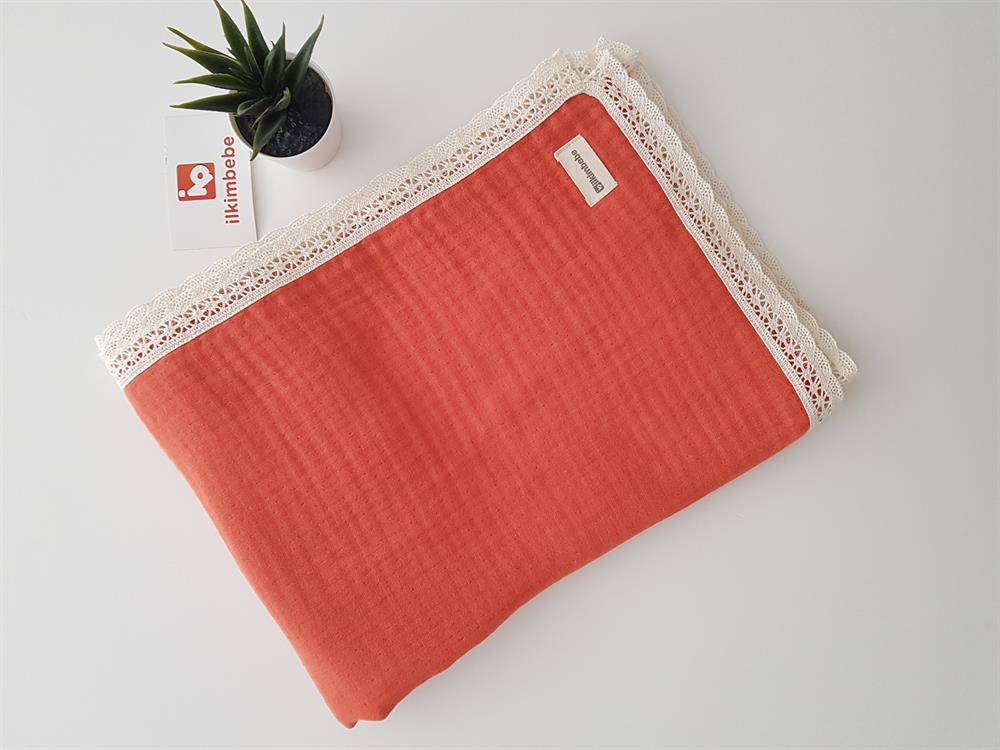 4 Katlı Dantelli Müslin Bebek Battaniyesi 100x100