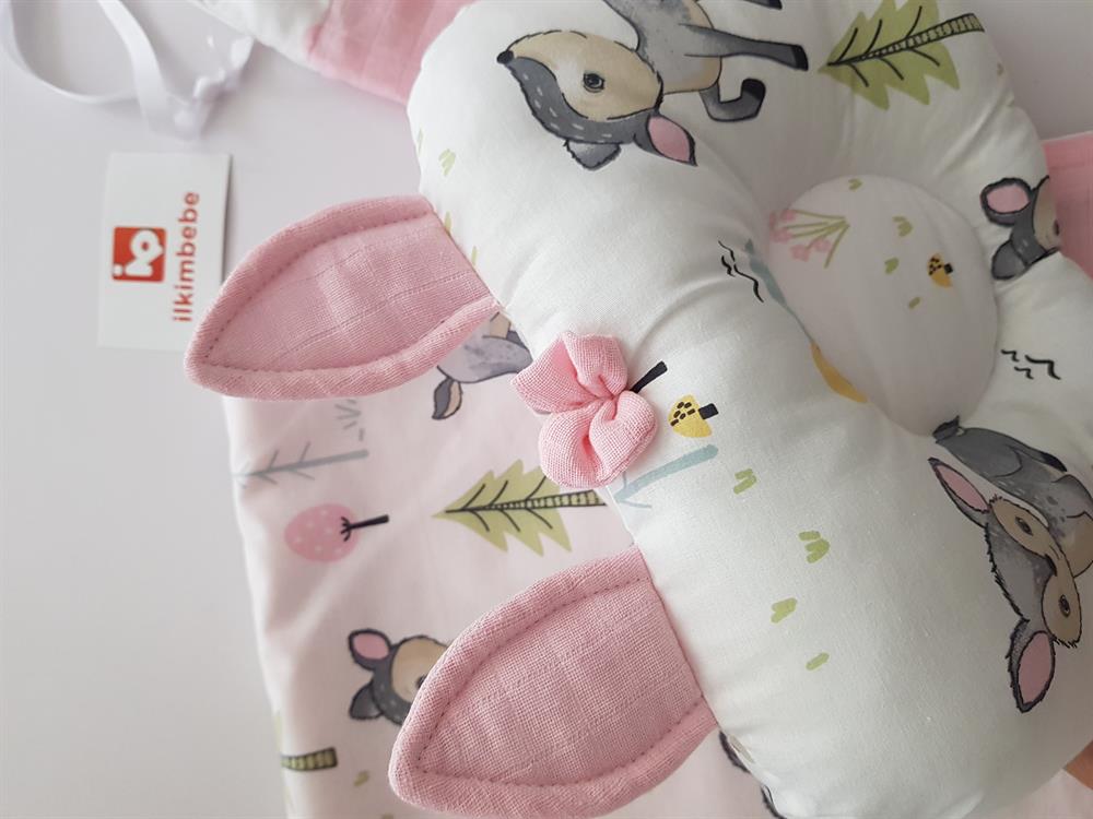 Ağaçlı Ceylan Müslin Bebek Battaniyesi ve Kulaklı Yastık Kese