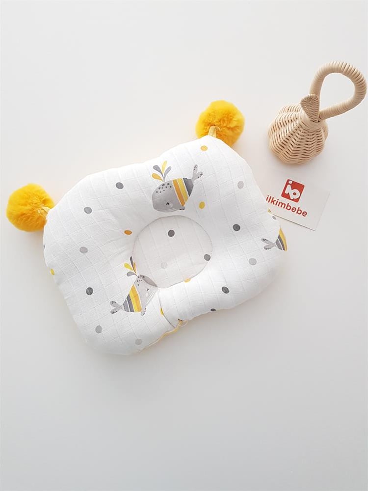 Balinalı Büyük Ponponlu Müslin Bebek Battaniyesi ve Yastık Seti 85x90