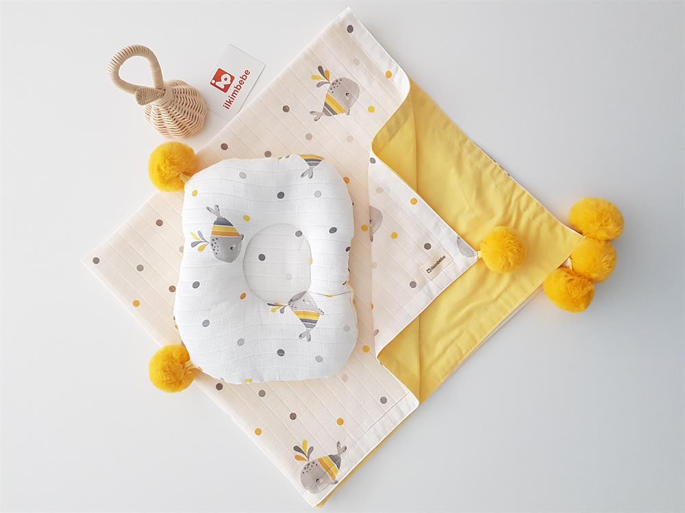 Balinalı Büyük Ponponlu Müslin Bebek Battaniyesi ve Yastık Seti 85x90
