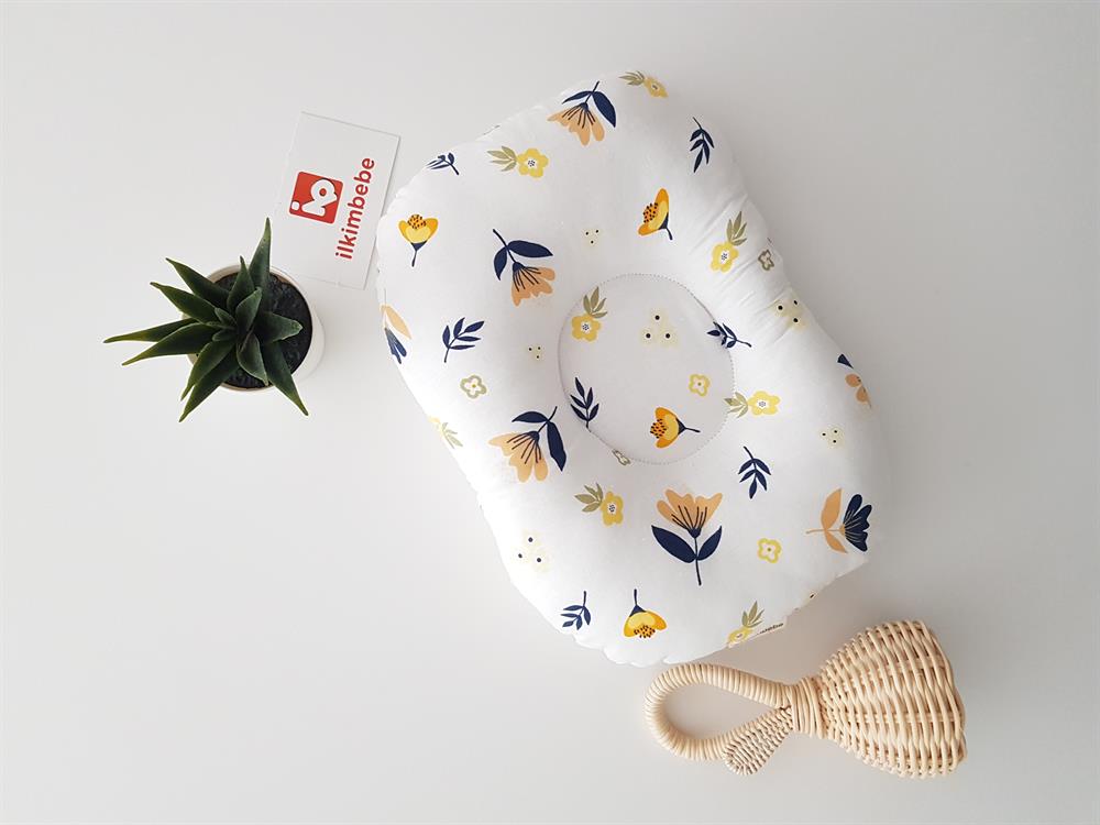 Çiçekli Keseli Bebek Kafa Yastığı