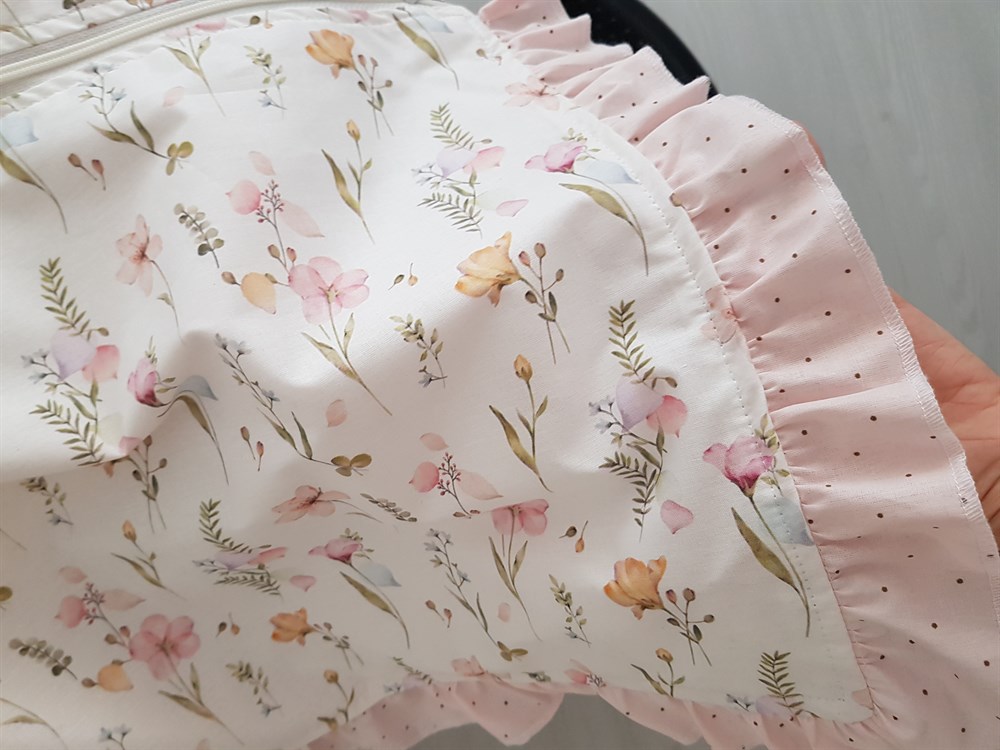 Çiçekli Fırfırlı Fermuarlı Bebek Puset Örtüsü ve Puset Minderi