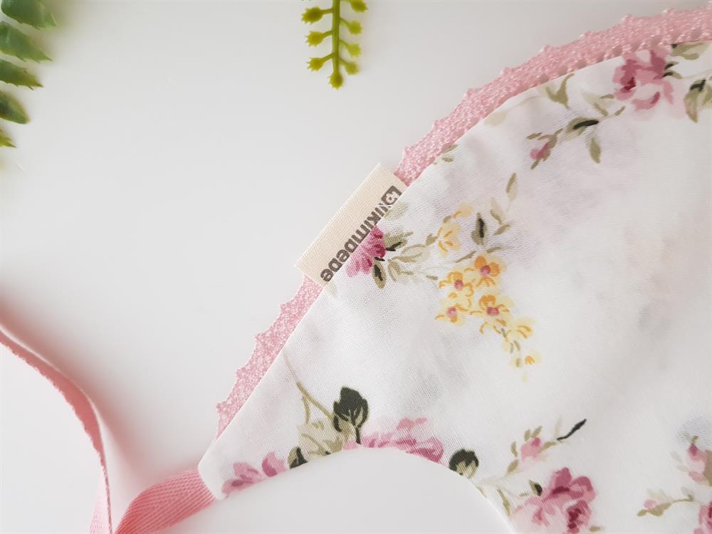 Çiçekli Bebek Önlük , Emzik Askısı Seti