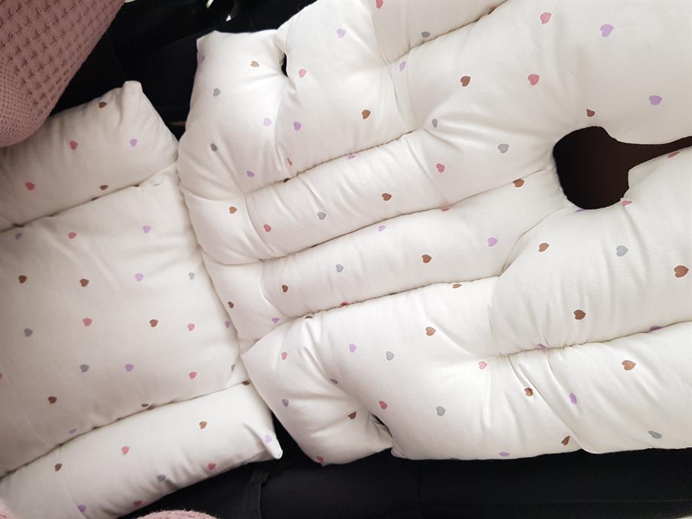 Düz Renk Ponponlu Pikeli Fermuarlı Bebek Puset Örtüsü ve Kalpli Puset Minderi