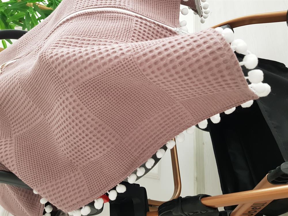 Düz Renk Ponponlu Pikeli Fermuarlı Bebek Puset Örtüsü ve Kalpli Puset Minderi