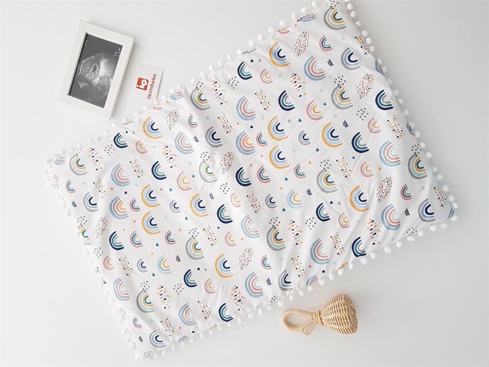 Gökkuşağı Ponponlu Bebek Alt Açma Minderi