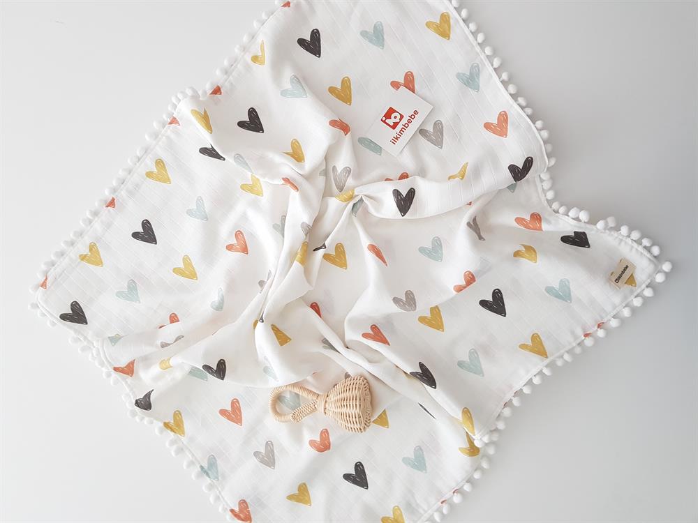 Kalpli Ponponlu Çift Kat Müslin Bebek Battaniyesi 85x90