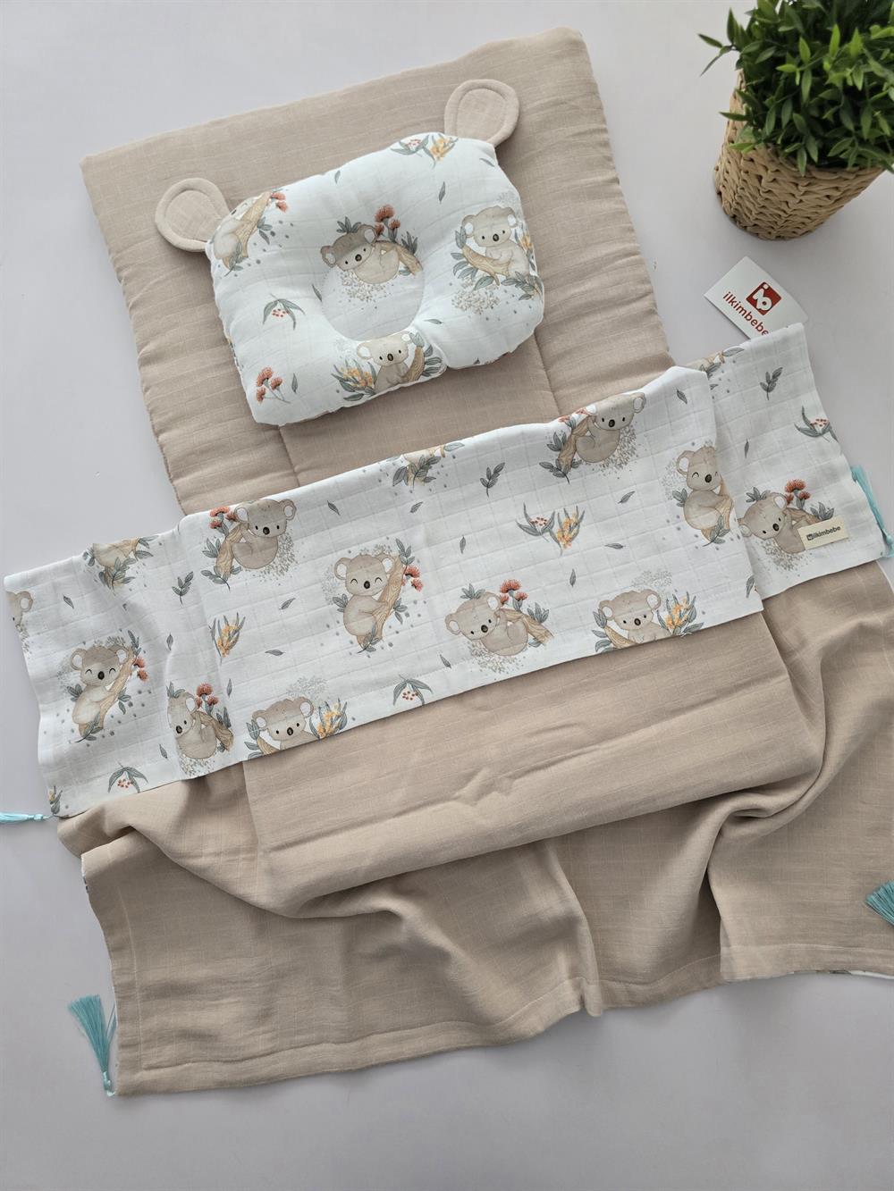 Koala Püsküllü Müslin Bebek Battaniyeli 3lü Alt Açma Seti