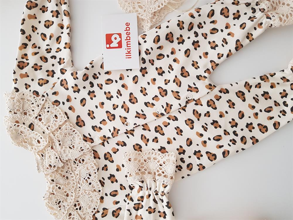 Leoparlı Dantelli Bebek Tulumu