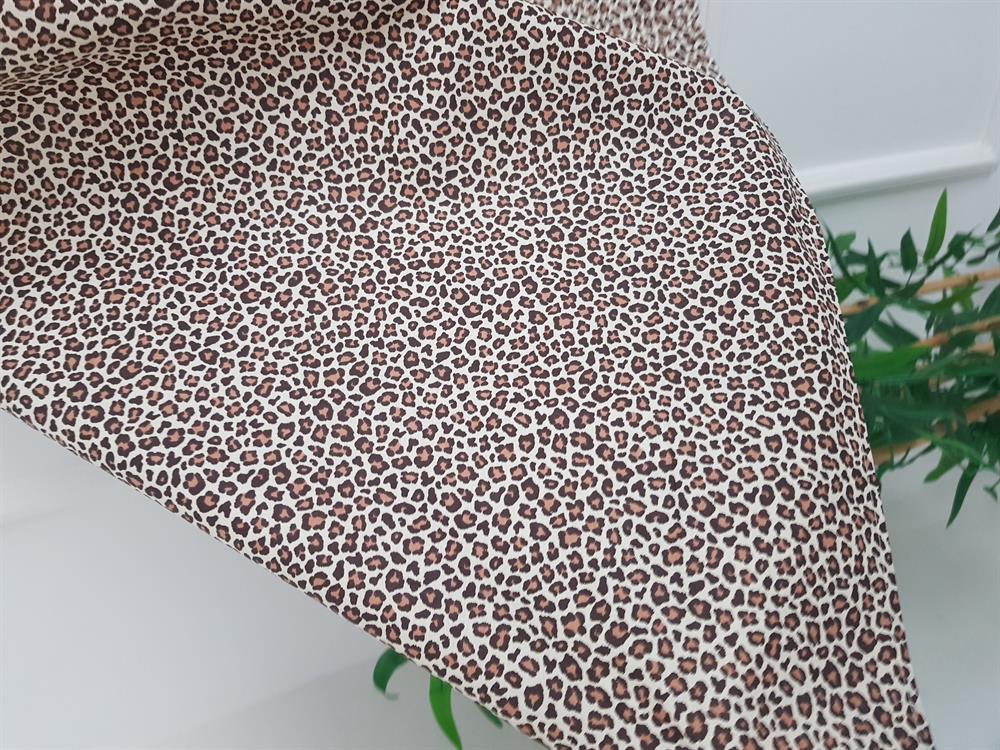 Leoparlı Konforlu Balenli Emzirme Önlüğü , Örtüsü - 70x100 Cm , Anne Bebek