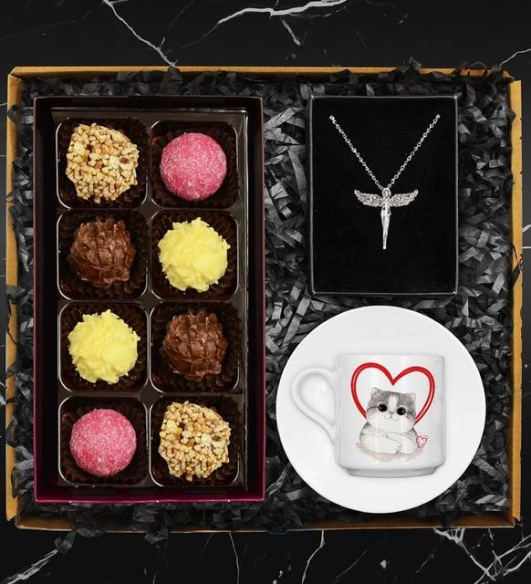 Sevgililere Özel Tasarım Kedili Fincan & Truffle Çikolata Kutusu & Zirkon Taşlı Melek Kolye Hediye Seti
