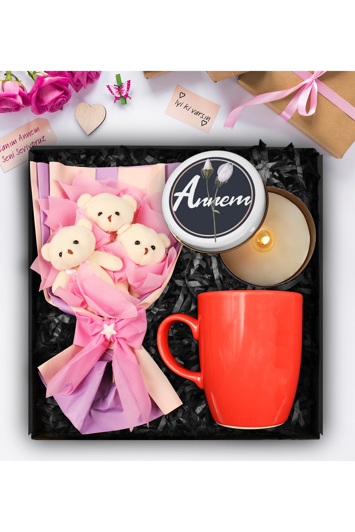 Anneler Gününe Özel Üçlü Peluş Ayıcık Buketi & Tasarım Mum & Kırmızı Kupa Hediye Seti